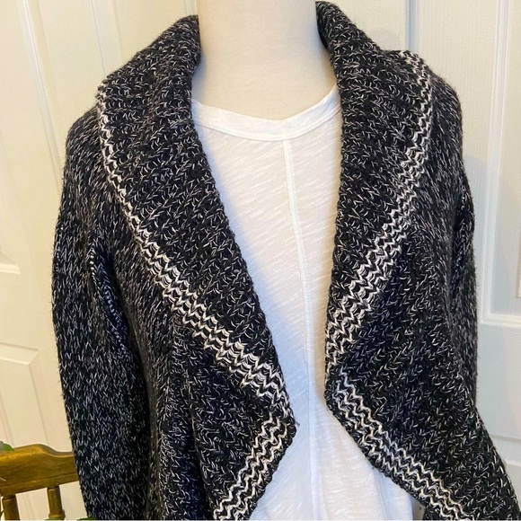 Cascading Cardigan Black White, SO SOFT - Picture 3 of 13